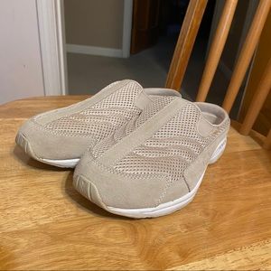 Easy Spirit women’s shoes